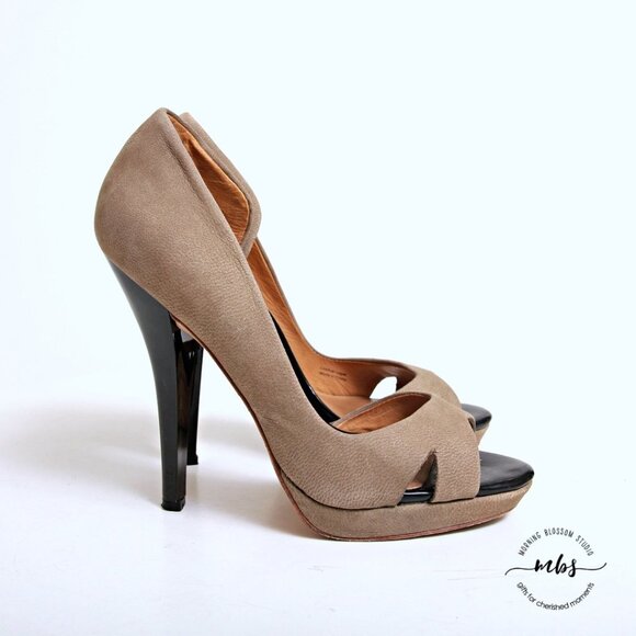 L.A.M.B. Gwen Stefani Leather Peep Toe Platform Heels in Taupe - Picture 1 of 12